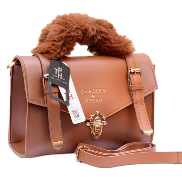 Camel colour short bag with fur handle